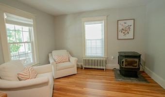 27 Princeton St, Bangor, ME 04401