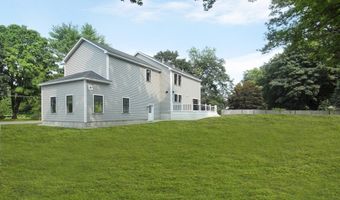 1 Cherokee Rd, Acton, MA 01720