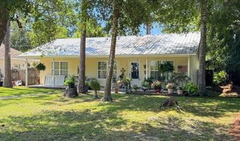 318 Earl King St, Apalachicola, FL 32320