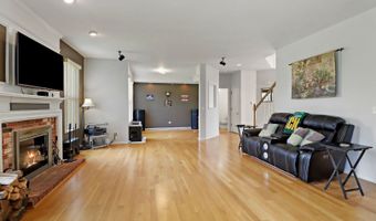 1286 Goldfinch Ln, Antioch, IL 60002