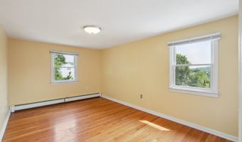 15 Seeley St, Danbury, CT 06810