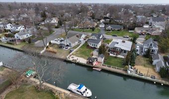 17 Central Ave, Amityville, NY 11701