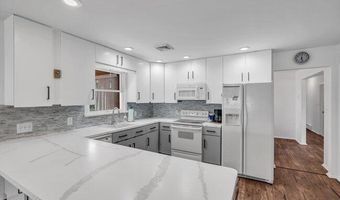 24 Woodland Rd, Bayville, NJ 08721