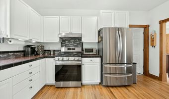 185 Almond St, Ashland, OR 97520