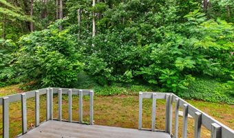 405 Timber Ln 405, Canton, CT 06019