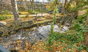 84 N Main St, Ashland, OR 97520