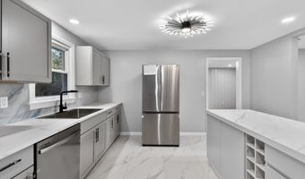 46 N Cliff St, Ansonia, CT 06401