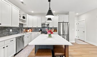 2305 SW Parkway Ln, Ankeny, IA 50023