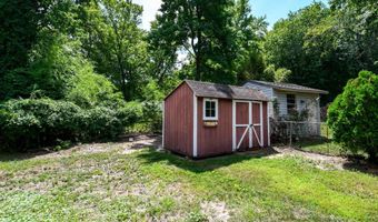 5523 HALWIS St, Alexandria, VA 22303