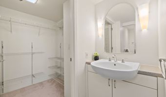 801 S King St 1903, Honolulu, HI 96813