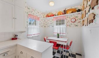 817 Maple St, Alexandria, MN 56308