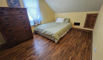 312 W Locust St, Aurora, MO 65605