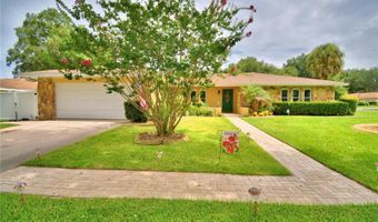 902 CRESTVIEW Dr, Auburndale, FL 33823