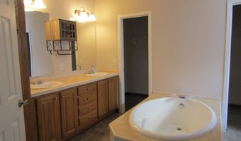 1401 W Bowman Dr, Artesia, NM 88210