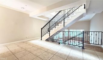 5241 Colodny Dr 403, Agoura Hills, CA 91301