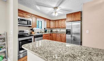 116 Homestead Ln 116, Brookfield, CT 06804