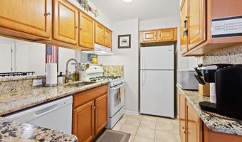 5 Port Royal Dr 7, Alloway, NJ 07462