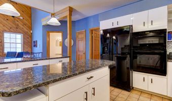 9 University Pl, Amsterdam, NY 12010