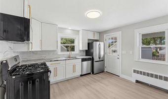27 Norman St, Cumberland, RI 02864