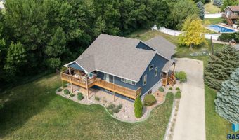 212 N Fairway Dr, Brandon, SD 57005
