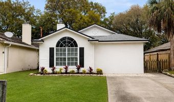569 CAMELIA St, Atlantic Beach, FL 32233