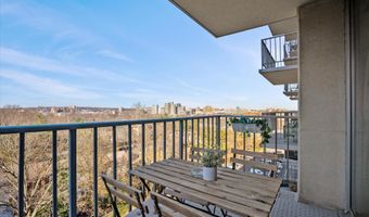 2059 HUNTINGTON Ave 1002, Alexandria, VA 22303
