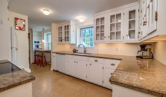 18 Plum Tree Rd, Amherst, MA 01002