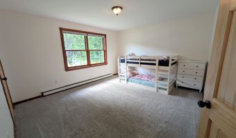 99 Yankee Ave, Bangor, ME 04401