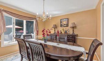 44 Devonshire Ct, Middletown, NJ 07748