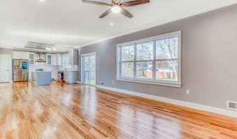 2 Railroad Ave, Bayville, NJ 08721