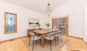 2225 Chaucer Ct, Ann Arbor, MI 48103