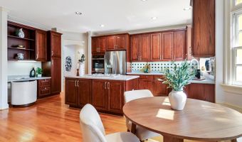 4831 26TH St N, Arlington, VA 22207