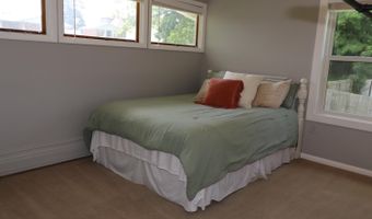 112 S 2nd St, Batesville, IN 47006