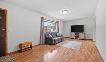 908 38th Ave, Anoka, MN 55303