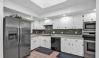130 Graybark Ln, Amherst, OH 44001