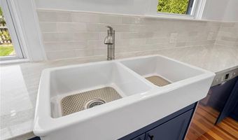 58 Bliss Rd, Newport, RI 02840
