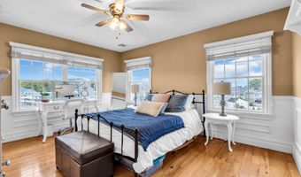 221 Magnolia Dr, Bayville, NJ 08721