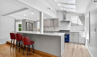 3 N Chestnut Hill Rd, Albany, NY 12211