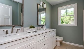 1 Cassidy Trl, Coventry, RI 02816