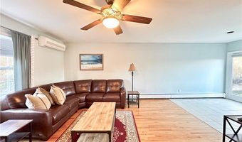 24 High St, Middletown, RI 02842