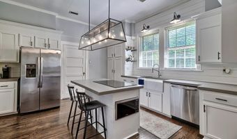 322 Saluda Ave, Batesburg, SC 29006