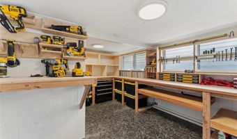 6085 Manukapu Pl, Honolulu, HI 96821