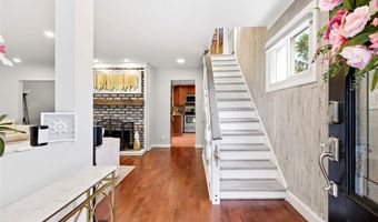 12 S Bay Ave, Amityville, NY 11701