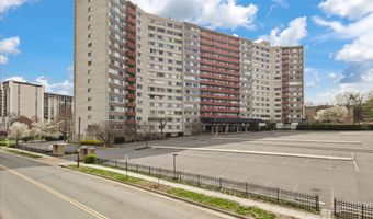 5340 HOLMES RUN Pkwy 904, Alexandria, VA 22304