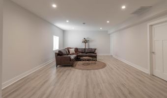 8804 WISSAHICKON Ave, Philadelphia, PA 19128