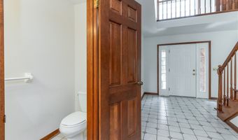 121 Summershade Ct, Amherst, NY 14051
