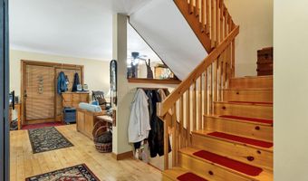 8 New London Dr, Barnstead, NH 03225
