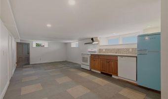 30 Boulevard, Middletown, RI 02842