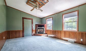 2 Windsor Dr, Alfred, ME 04002