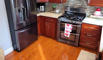 30 Grove Pl, Danbury, CT 06810